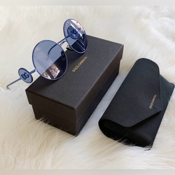 Dolce & Gabbana Sunglasses, New - Picture 8 of 11